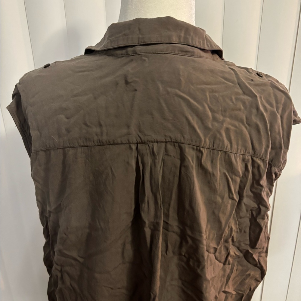 Old Navy Taupe Casual Shirt sleeveless - Picture 3 of 5